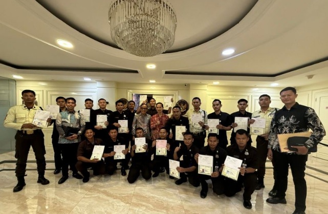 Kemnaker bakal cabut izin perusahaan tahan ijazah pekerja Kemnaker bakal cabut izin perusahaan tahan ijazah pekerja