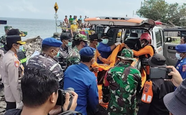 Nelayan temukan satu lagi jenazah diduga penumpang KMP Tunu Pratama Nelayan temukan satu lagi jenazah diduga penumpang KMP Tunu Pratama