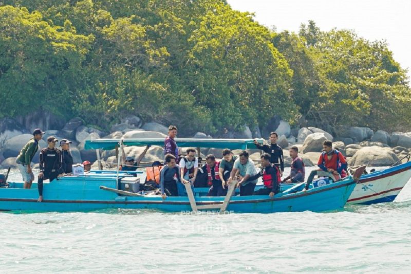 PT Timah tenggelamkan coral garden di Perairan Pulau Putri PT Timah tenggelamkan coral garden di Perairan Pulau Putri