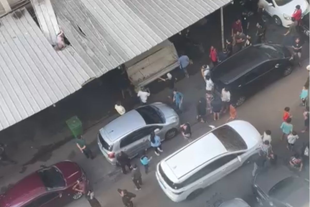 Wanita lompat dari lantai 19 apartemen Kalibata City karena ada ODGJ Wanita lompat dari lantai 19 apartemen Kalibata City karena ada ODGJ