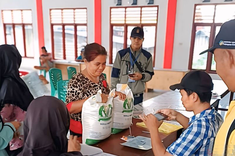 Bulog salurkan 686 ton beras bantuan pangan di OKU Timur