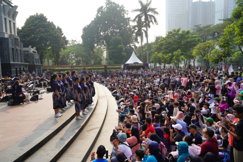 Pagelaran Sabang Merauke hibur warga di CFD Sudirman Pagelaran Sabang Merauke hibur warga di CFD Sudirman