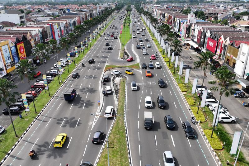 Pengembang modifikasi desain jalan atasi macet di Gading Serpong