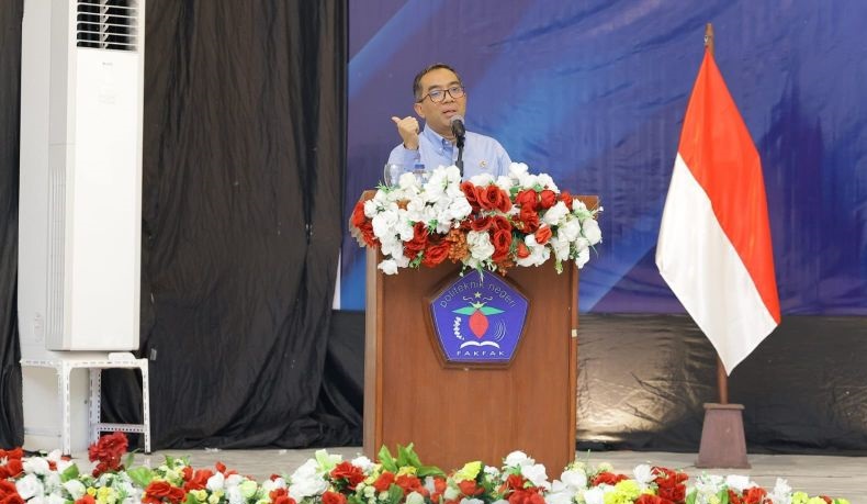 Mendiktisaintek tekankan tiga fungsi perguruan tinggi bagi masyarakat Mendiktisaintek tekankan tiga fungsi perguruan tinggi bagi masyarakat