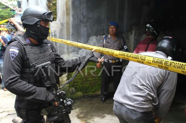 Densus 88 ungkap peran terduga teroris yang ditangkap di Bogor Densus 88 ungkap peran terduga teroris yang ditangkap di Bogor