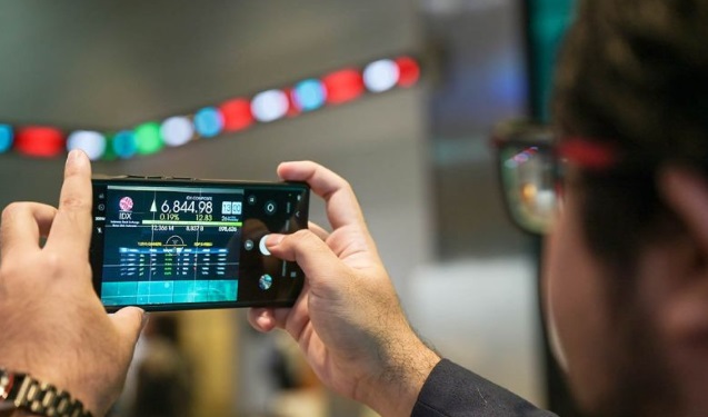 IHSG ditutup menguat setelah BI pangkas suku bunga di 5,25 persen IHSG ditutup menguat setelah BI pangkas suku bunga di 5,25 persen