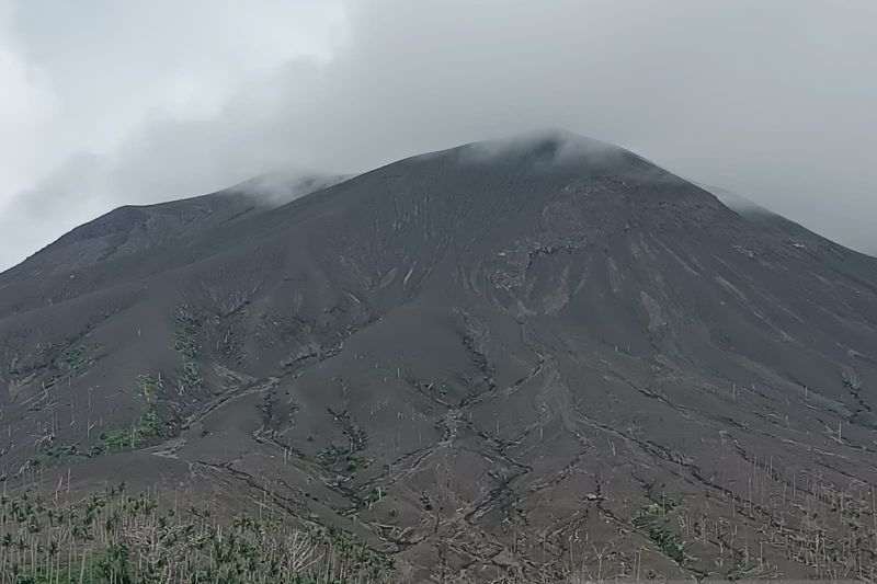 Badan Geologi catat 15 kali gempa vulkanik dalam Gunung Ruang Badan Geologi catat 15 kali gempa vulkanik dalam Gunung Ruang