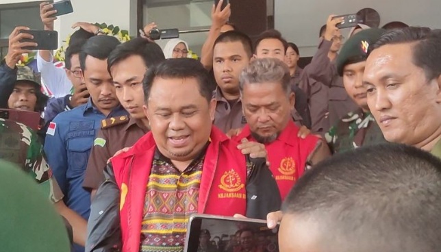 Pemkab Cianjur nonaktifkan Kadisnakertrans tersangka kasus korupsi Pemkab Cianjur nonaktifkan Kadisnakertrans tersangka kasus korupsi