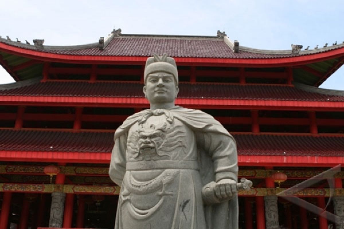 11 Juli 1405: Cheng Ho singgah di nusantara, awal diplomasi Tiongkok–Indonesia 11 Juli 1405: Cheng Ho singgah di nusantara, awal diplomasi Tiongkok–Indonesia
