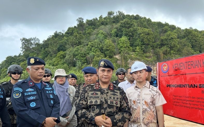 KKP hentikan sementara penambangan pasir di Pulau Citlim KKP hentikan sementara penambangan pasir di Pulau Citlim