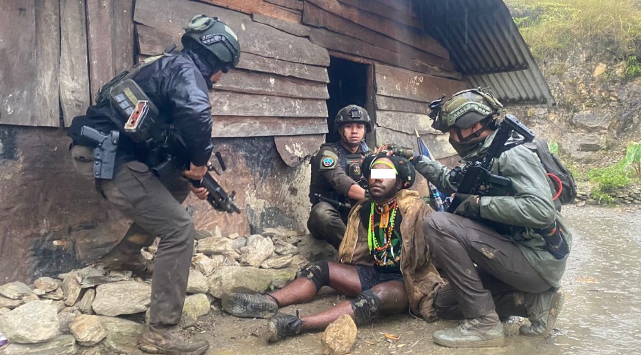 Satgas Ops Damai Cartenz tangkap anggota KKB Male Telenggen di Puncak Jaya Papua