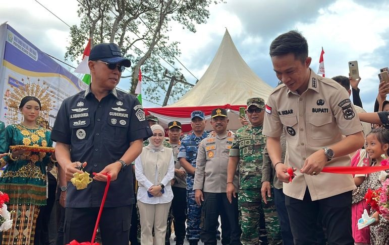Gubernur Sultra normalisasi akses pasca-banjir melalui Jembatan Bailey Gubernur Sultra normalisasi akses pasca-banjir melalui Jembatan Bailey