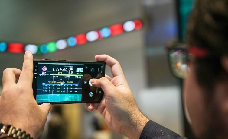 IHSG Selasa dibuka menguat 2,46 poin