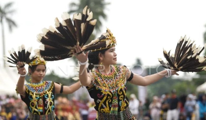 Delapan provinsi meriahkan festival budaya lima hari di Kukar Delapan provinsi meriahkan festival budaya lima hari di Kukar