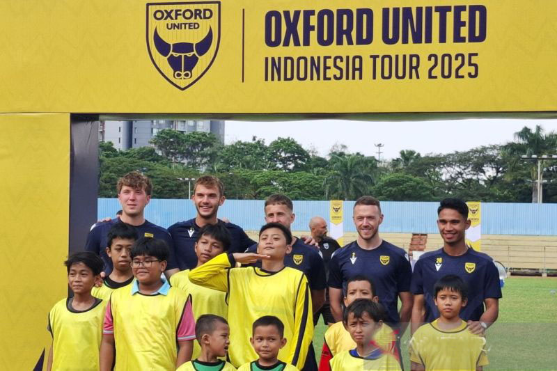 Marselino hingga Ole Romeny turut dalam coaching clinic Oxford United