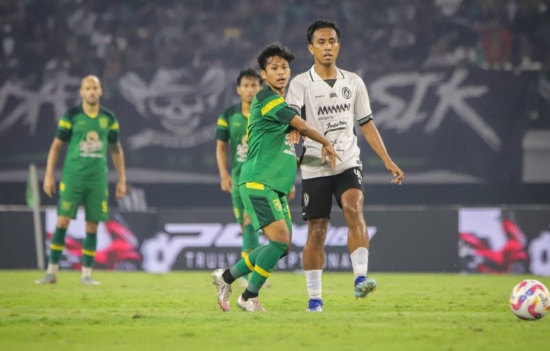 Pelatih Persebaya sebut banyak hal positif terlihat dari performa tim Pelatih Persebaya sebut banyak hal positif terlihat dari performa tim