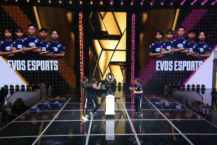 Evos Divine juara Free Fire EWC 2025 Evos Divine juara Free Fire EWC 2025