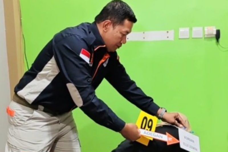 Polisi reka ulang kasus pembunuhan IRT di Kerinci Jambi Polisi reka ulang kasus pembunuhan IRT di Kerinci Jambi