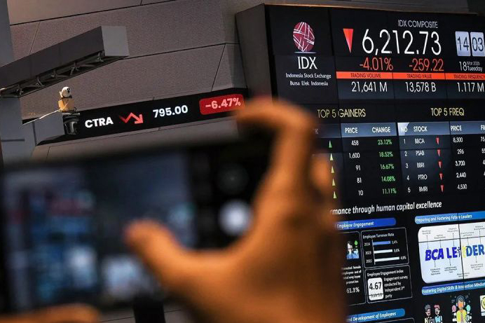 IHSG Kamis dibuka menguat 44,11 poin IHSG Kamis dibuka menguat 44,11 poin