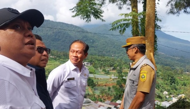 Menteri LH tindak tegas pelanggar lingkungan penyebab longsor Puncak Menteri LH tindak tegas pelanggar lingkungan penyebab longsor Puncak