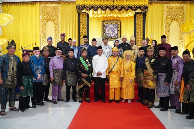 Bupati Langkat saksikan penobatan kejuruan Bahorok: Tanda kebangkitan adat Melayu Langkat Bupati Langkat saksikan penobatan kejuruan Bahorok: Tanda kebangkitan adat Melayu Langkat
