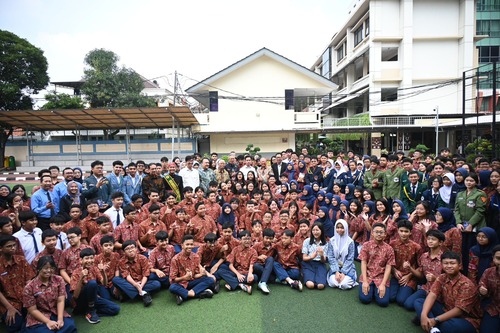 Wapres Gibran dorong siswa jadi pencipta teknologi di era AI