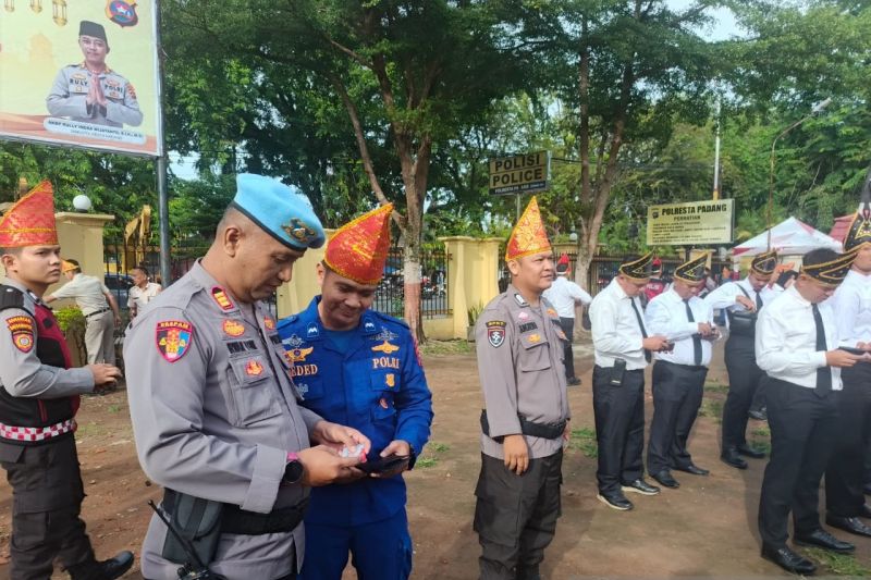 Polresta Padang periksa sikap tampang, kumis hingga janggut personel