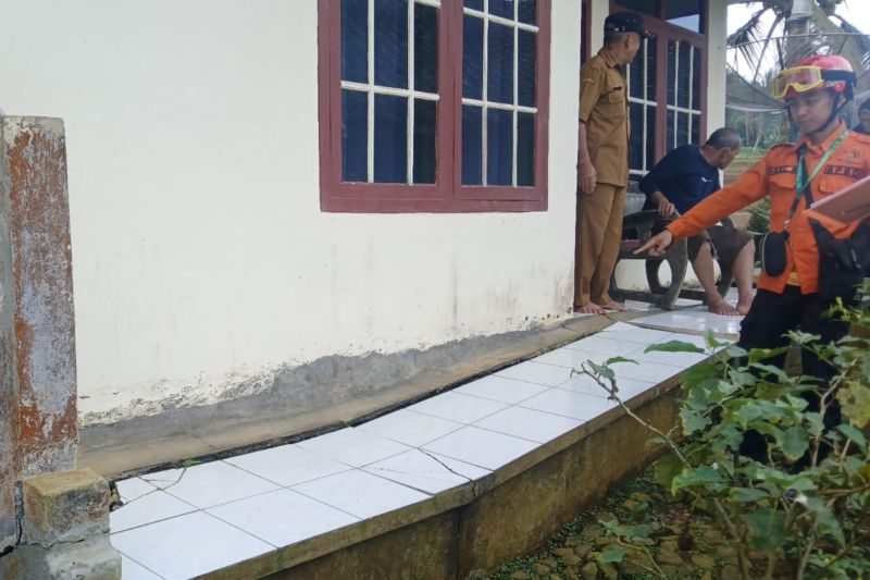 BPBD Ciamis: Tanah bergerak di Mekarwangi masih berpotensi terjadi BPBD Ciamis: Tanah bergerak di Mekarwangi masih berpotensi terjadi