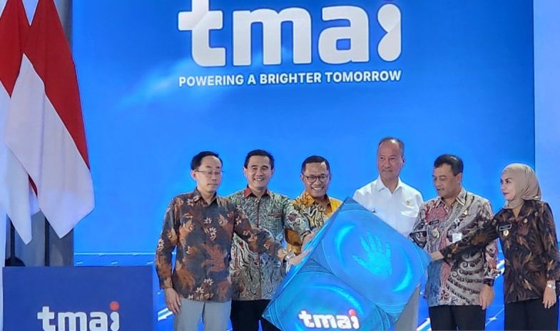Menperin resmikan pabrik panel surya terbesar di Indonesia Menperin resmikan pabrik panel surya terbesar di Indonesia