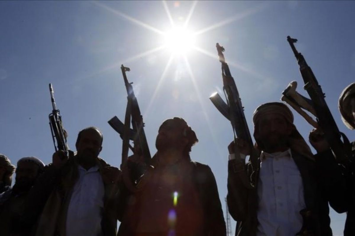 Houthi ancam kapal perang AS jika bantu Israel serang Iran Houthi ancam kapal perang AS jika bantu Israel serang Iran