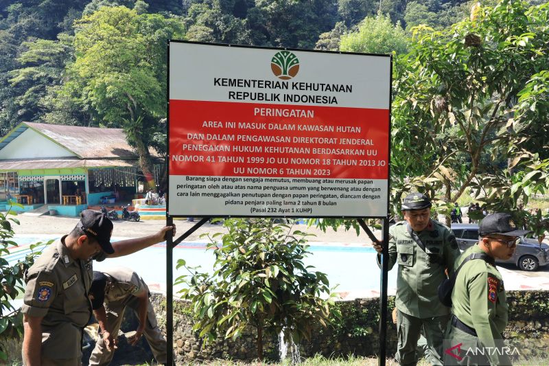 Ombudsman Sumbar minta tindak tegas bangunan liar di TWA Megamendung Ombudsman Sumbar minta tindak tegas bangunan liar di TWA Megamendung