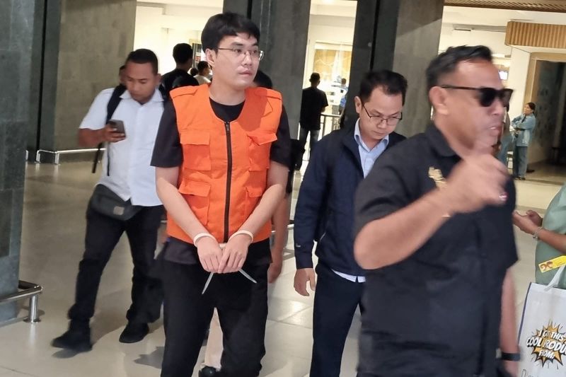 Polda NTT tangkap WNA China otak penyelundupan manusia ke Australia Polda NTT tangkap WNA China otak penyelundupan manusia ke Australia