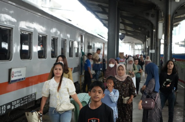 KAI Sumut layani 220.586 penumpang pada Mei 2025, meningkat 9 persen dibanding 2024 KAI Sumut layani 220.586 penumpang pada Mei 2025, meningkat 9 persen dibanding 2024