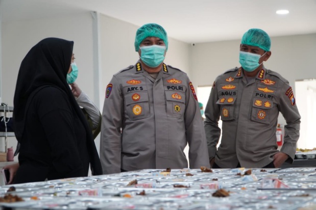 Dukung Asta Cita, Polda Jatim salurkan ribuan porsi MBG untuk pelajar Dukung Asta Cita, Polda Jatim salurkan ribuan porsi MBG untuk pelajar