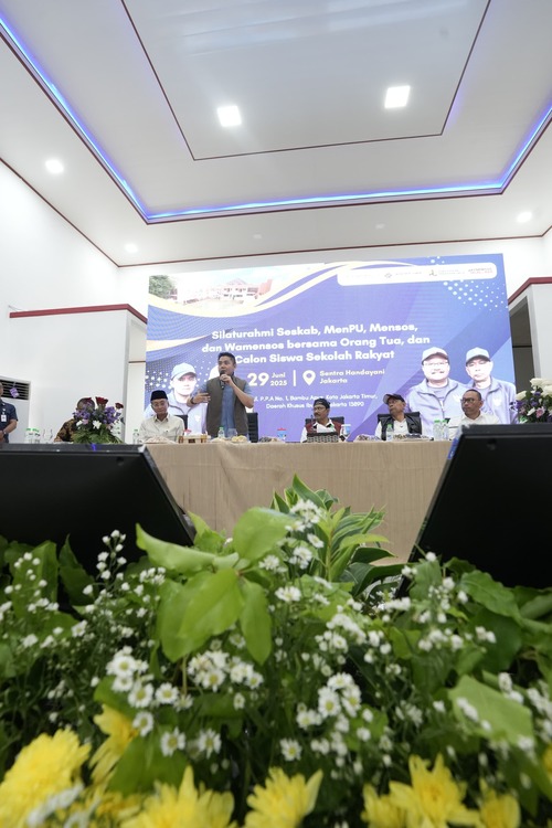 Seskab, Mensos, Menteri PU bertemu orangtua calon siswa SR