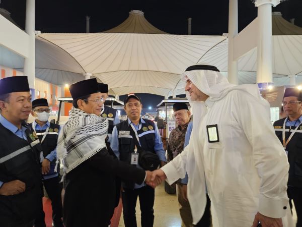Pemerintah lobi agar dokter Indonesia bisa rawat jemaah di klinik sendiri Pemerintah lobi agar dokter Indonesia bisa rawat jemaah di klinik sendiri