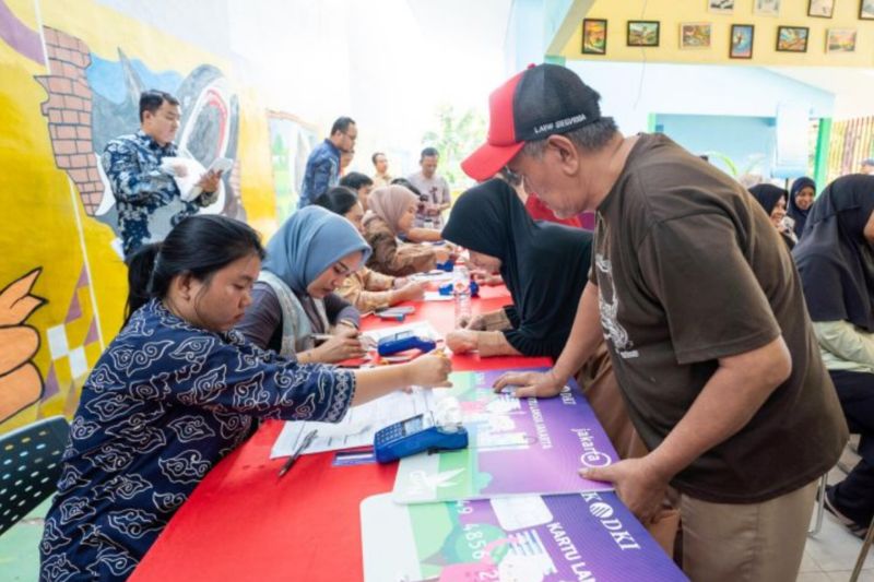 Pemprov DKI Jakarta cairkan bansos KLJ hingga KAJ bulan Juni 2025 Pemprov DKI Jakarta cairkan bansos KLJ hingga KAJ bulan Juni 2025