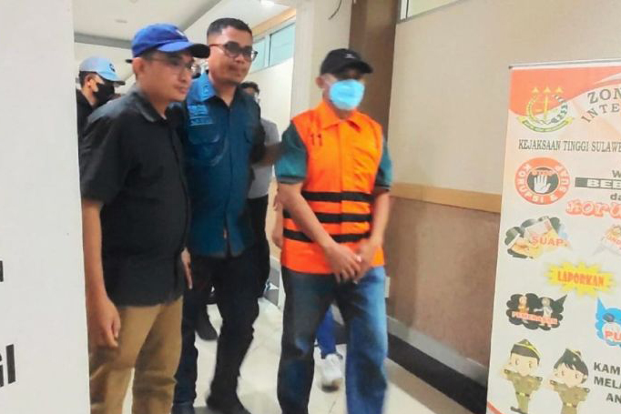 Kejati Sulsel bekuk mantan Kades Siatu Tojo Una-Una Kejati Sulsel bekuk mantan Kades Siatu Tojo Una-Una