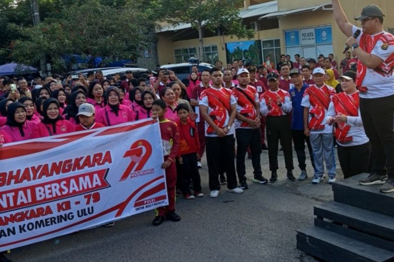 Ribuan warga OKU Sumsel ramaikan jalan santai HUT Bhayangkara