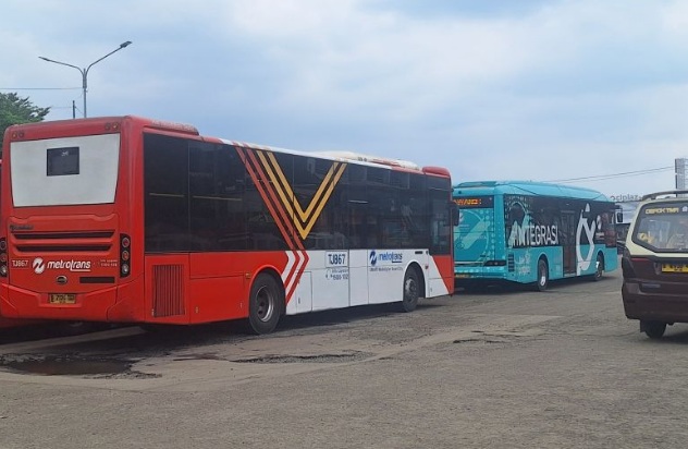 TransJabodetabek buka rute Sawangan–Lebak Bulus TransJabodetabek buka rute Sawangan–Lebak Bulus