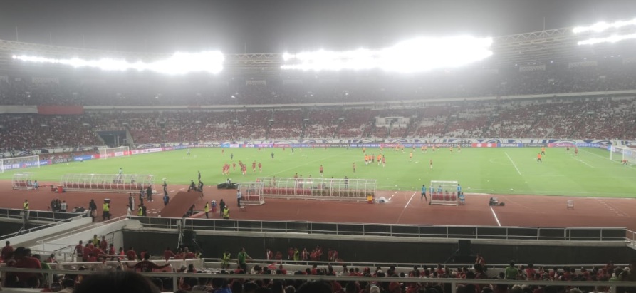 Indonesia vs China: Kedua tim sedang lakukan pemanasan di Gelora Bung Karno Indonesia vs China: Kedua tim sedang lakukan pemanasan di Gelora Bung Karno