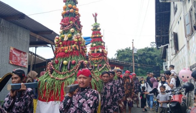 Warga lereng Sumbing gelar merti dusun untuk galang persatuan Warga lereng Sumbing gelar merti dusun untuk galang persatuan
