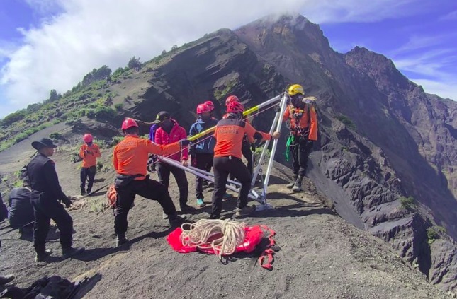 Polisi atensi kasus warga Brazil yang jatuh di Gunung Rinjani Lombok Polisi atensi kasus warga Brazil yang jatuh di Gunung Rinjani Lombok