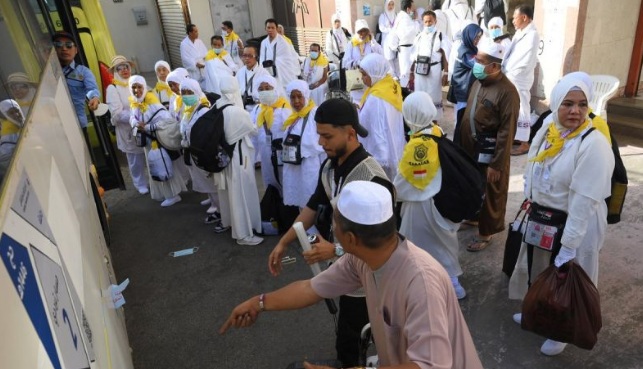 Jamaah haji Indonesia mulai bergerak ke Arafah jemput waktu wukuf Jamaah haji Indonesia mulai bergerak ke Arafah jemput waktu wukuf