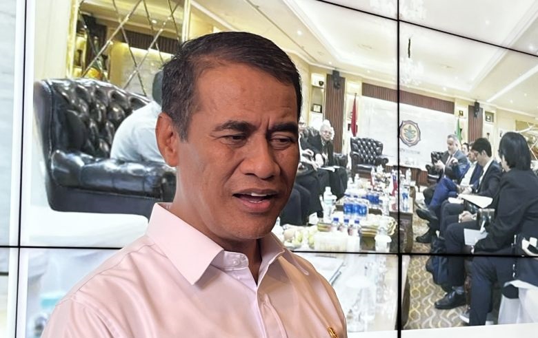 Mentan pecat dan proses hukum pejabat yang terlibat kasus penipuan Mentan pecat dan proses hukum pejabat yang terlibat kasus penipuan