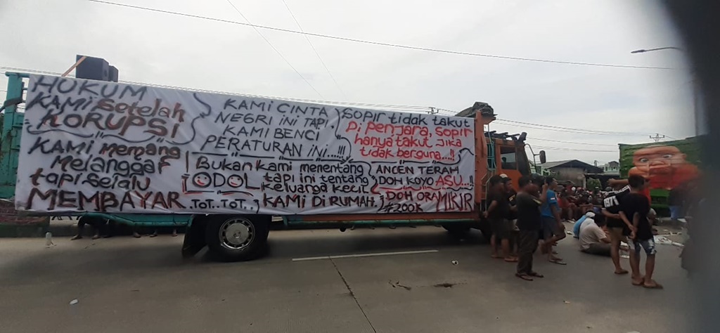 Tolak RUU Penertiban ODOL, ratusan sopir truk di Kudus gelar aksi unjuk rasa di depan Terminal Induk