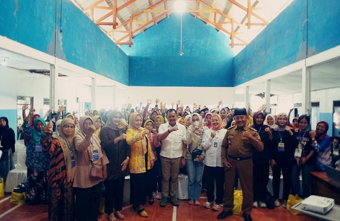 Sosialisasi Program Makan Bergizi Gratis bersama mitra kerja BGN di Desa Gogodeso Blitar Sosialisasi Program Makan Bergizi Gratis bersama mitra kerja BGN di Desa Gogodeso Blitar