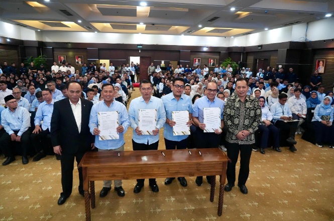 Kemenkop tandatangani pakta integritas anti korupsi, sukseskan program Kopdes/Kel MP Kemenkop tandatangani pakta integritas anti korupsi, sukseskan program Kopdes/Kel MP
