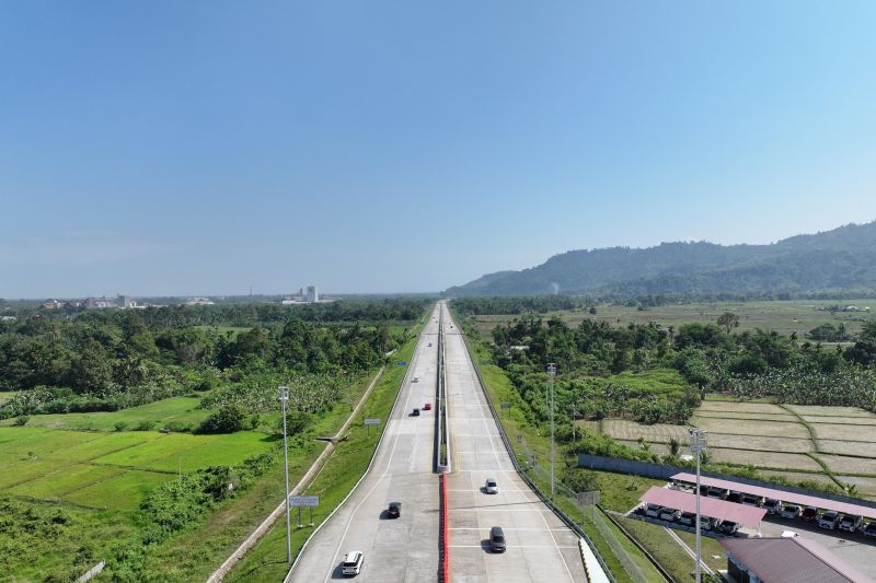HK benarkan satu bus alami kecelakaan tunggal di Tol Padang-Sicincin HK benarkan satu bus alami kecelakaan tunggal di Tol Padang-Sicincin