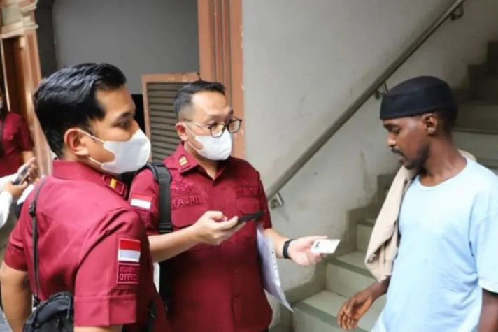 Imigrasi Jaksel deportasi 18 WNA izin tinggal tak sesuai dan overstay Imigrasi Jaksel deportasi 18 WNA izin tinggal tak sesuai dan overstay